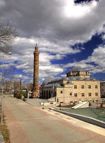 Evliya Camii ( Ebul Hasan Harakani Türbesi)